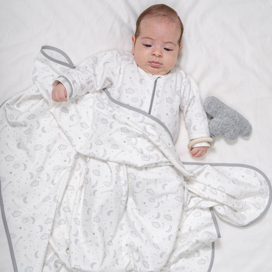 Set frazada con sonaja luna y estrella gris