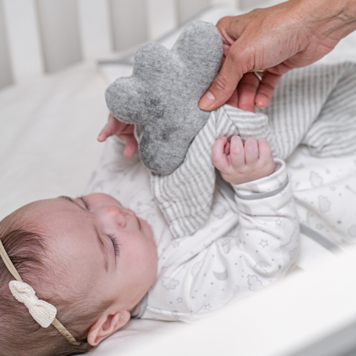 Set frazada con trapo de apego luna y estrella gris