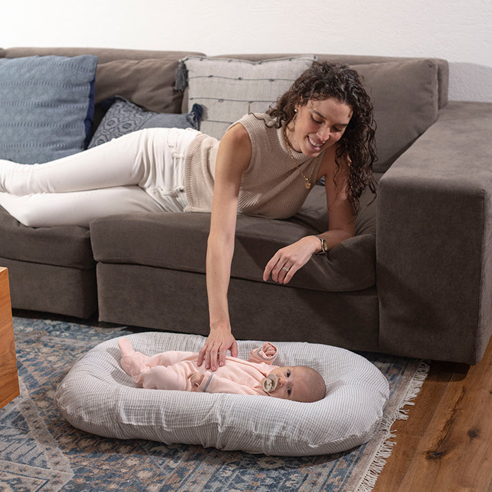 Funda Nido Muselina Rayita Gris