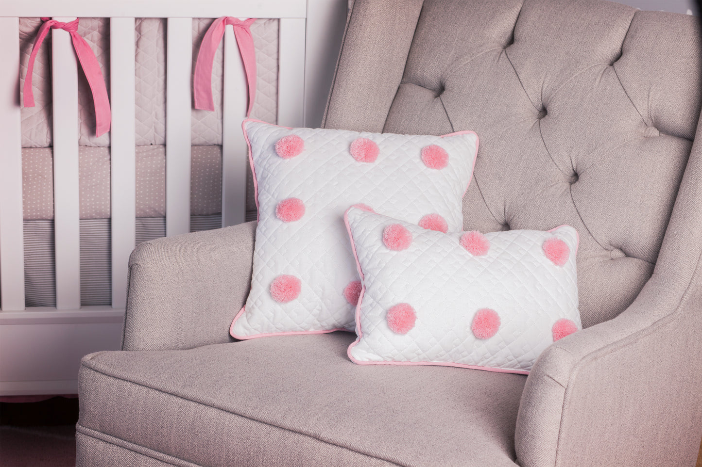 Cojín decorativo rectángular Blanco Pompón Rosa Palo