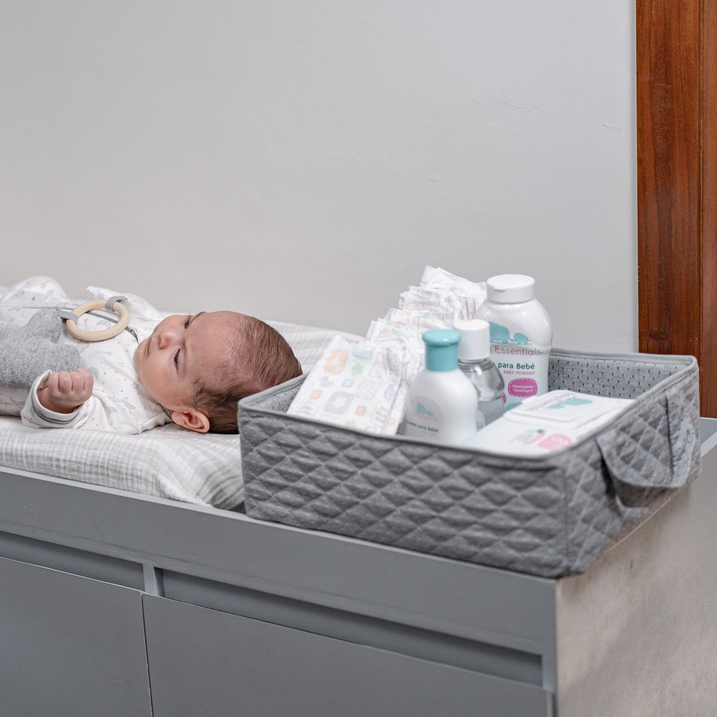 Cesto recién nacido mameluco estrellas gris