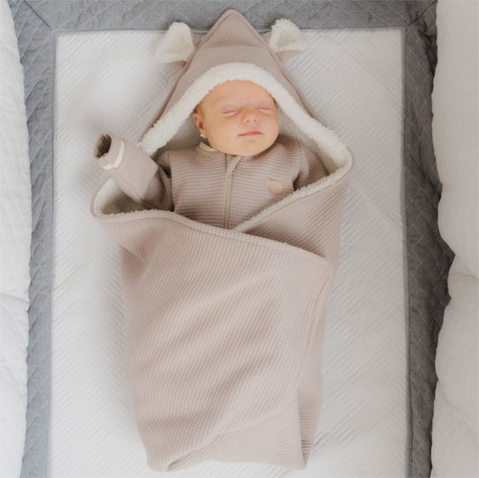 Cobija con capucha Oso beige